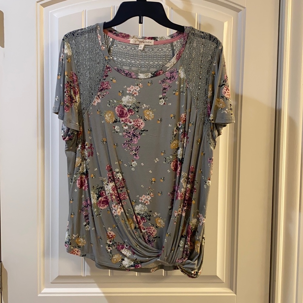 Lacey detailed Ladies top